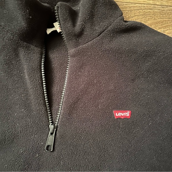 Levi’s Black Quarter Zip Fleece - Picture 2 of 4